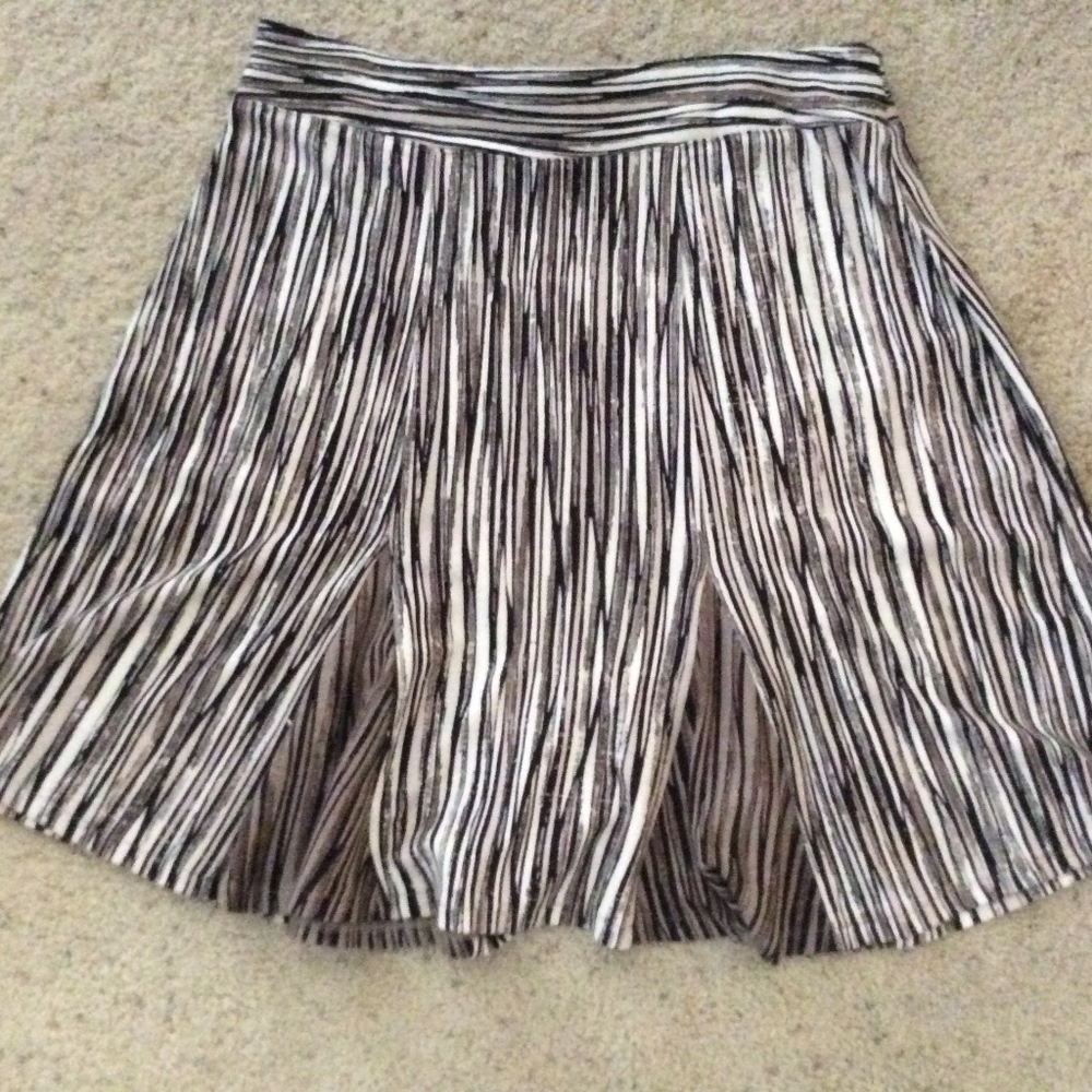 Nic + Zoe Top and Skirt Set - Picture 3 of 5